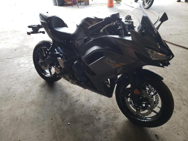 ML5EXER18PDA90217 - 2023 KAWASAKI EX650 R Сұр фото 9