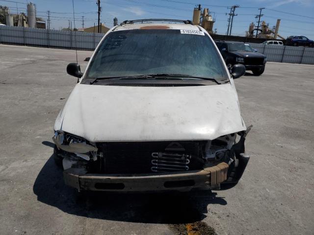 2P4FP25B9TR853983 - 1996 PLYMOUTH VOYAGER WHITE photo 5