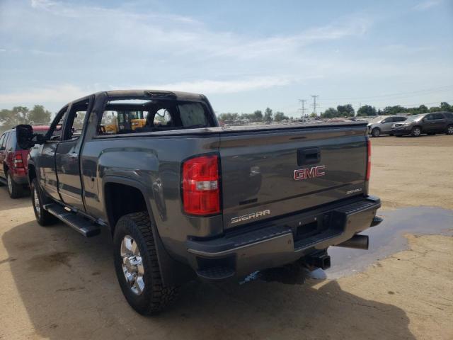 1GT12UEY0JF229393 - 2018 GMC SIERRA K2500 DENALI GRAY photo 3