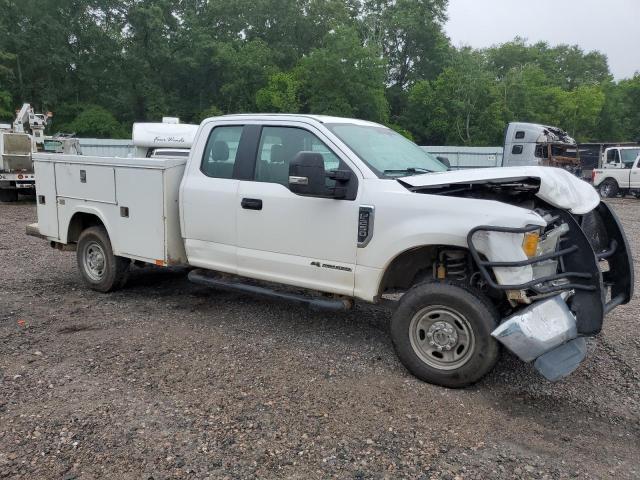 1FT7X2BT6HEB69015 - 2017 FORD F250 SUPER DUTY WHITE photo 4