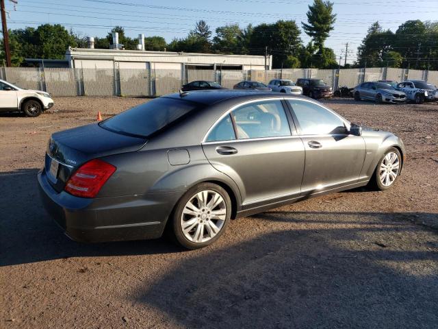 WDDNG9FB2AA309730 - 2010 MERCEDES-BENZ S 400 GRAY photo 3