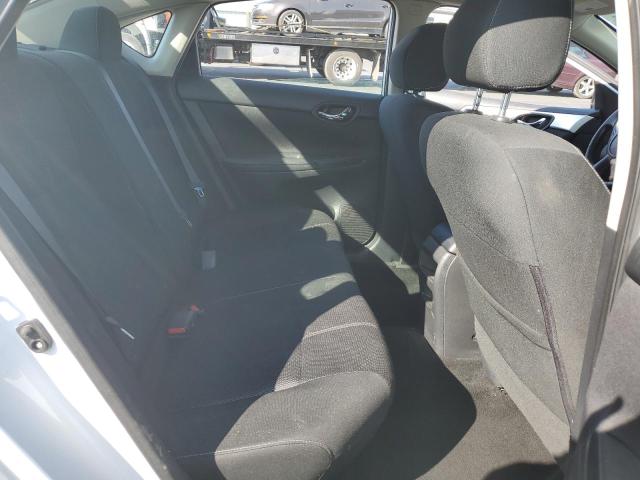 3N1AB7AP5JY323912 - 2018 NISSAN SENTRA S 白色 照片 10