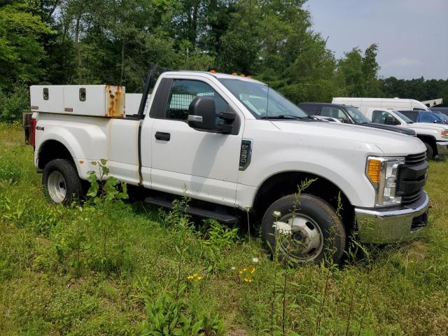 1FTRF3D61HED87761 - 2017 FORD F350 SUPER DUTY WHITE photo 4