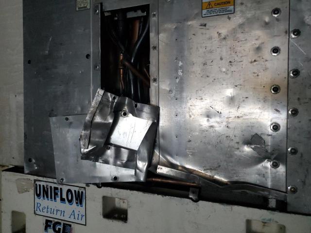 1UYVS24876M725304 - 2006 UTILITY TRAILER WHITE photo 9