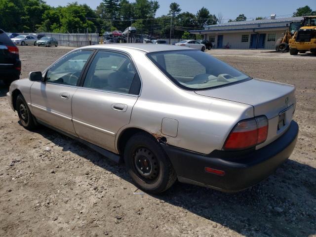 1HGCD5695TA257336 - 1996 HONDA ACCORD VALUE GOLD photo 2