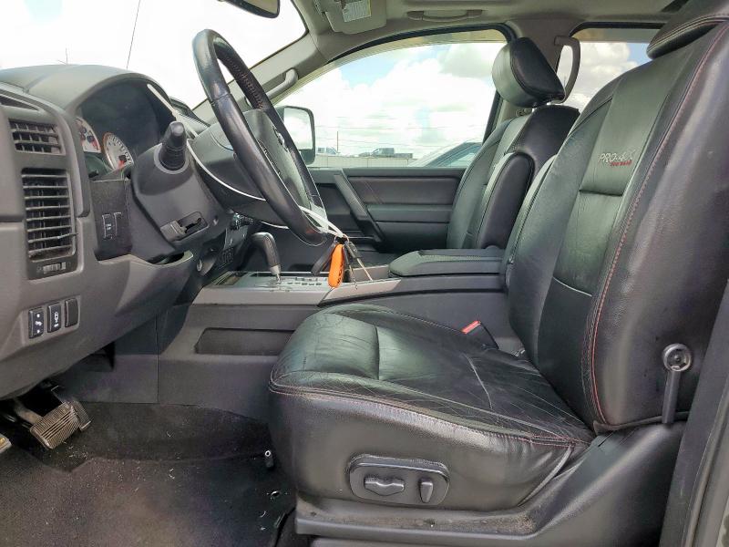 1N6BA0EC7CN322406 - 2012 NISSAN TITAN S ნაცრისფერი ფოტო 7