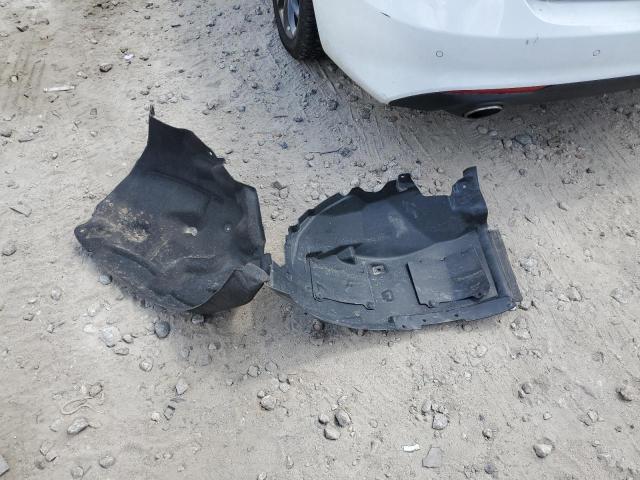 ZARFAEDN1J7593067 - 2018 ALFA ROMEO GIULIA Q4 白色 照片 12