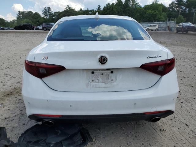ZARFAEDN1J7593067 - 2018 ALFA ROMEO GIULIA Q4 白色 照片 6