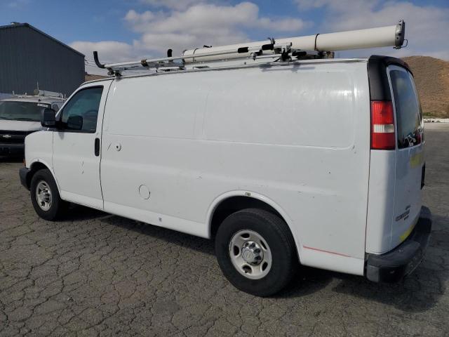 1GCWGFCB6D1902271 - 2013 CHEVROLET EXPRESS G2 WHITE photo 2
