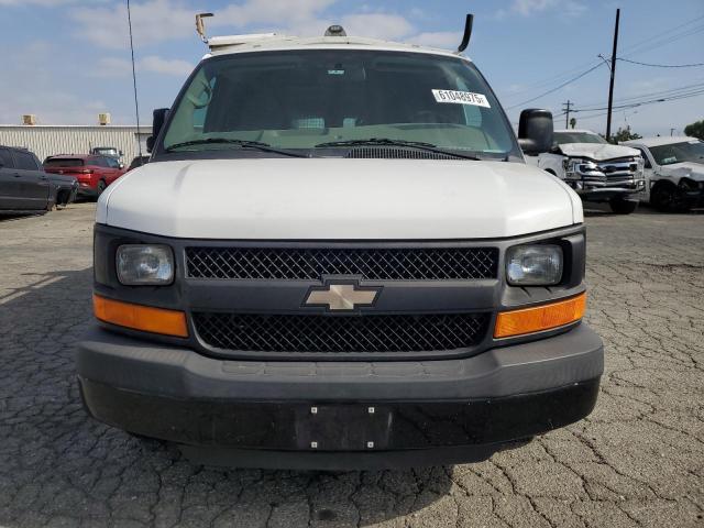 1GCWGFCB6D1902271 - 2013 CHEVROLET EXPRESS G2 WHITE photo 5