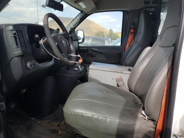 1GCWGFCB6D1902271 - 2013 CHEVROLET EXPRESS G2 WHITE photo 7