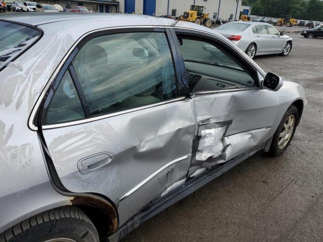 1HGCG56772A138644 - 2002 HONDA ACCORD SE SILVER photo 9