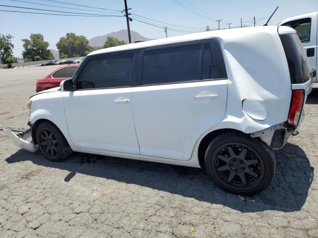 JTLZE4FE9FJ076679 - 2015 TOYOTA SCION XB WHITE photo 2