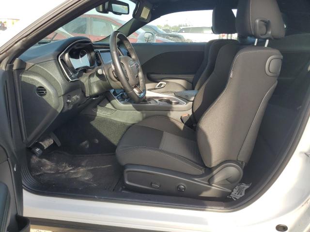 2C3CDZFJXNH151537 - 2022 DODGE CHALLENGER R/T SCAT PACK WHITE photo 7