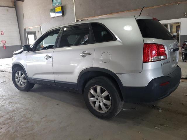 5XYKT3A1XBG164264 - 2011 KIA SORENTO BASE SILVER photo 2