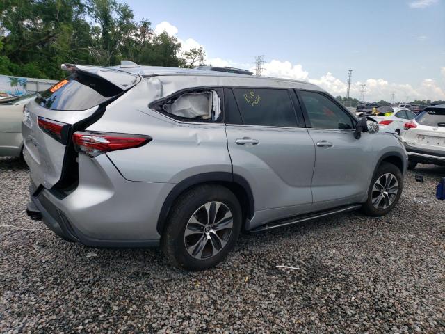 5TDGZRAH4NS539626 - 2022 TOYOTA HIGHLANDER XLE Gümüş foto 3