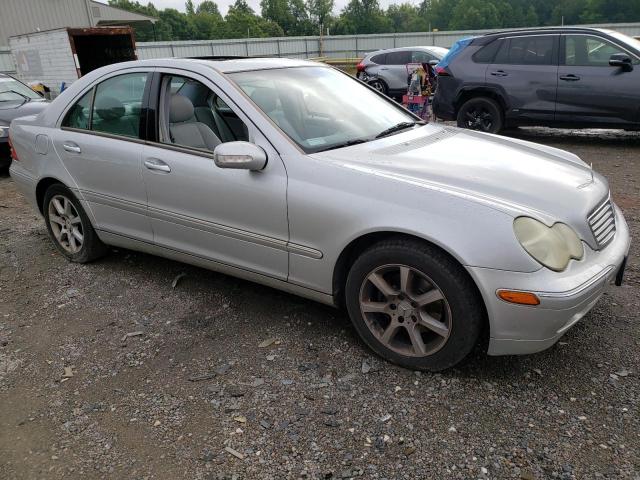 WDBRF61J13A410576 - 2003 MERCEDES-BENZ C 240 SILVER photo 4