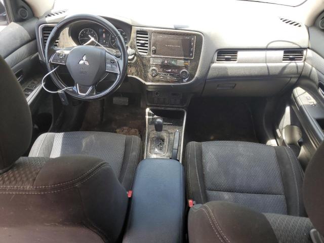 JA4AD3A32JZ023273 - 2018 MITSUBISHI OUTLANDER SE WHITE photo 8