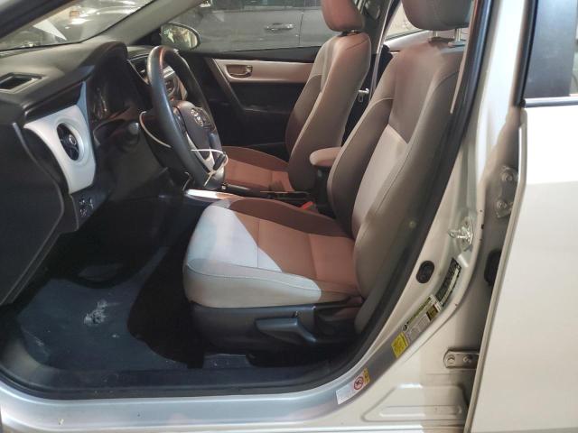 2T1BURHE4JC980468 - 2018 TOYOTA COROLLA L Сріблястий фото 7