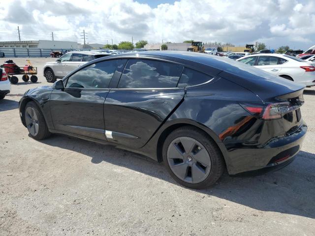 5YJ3E1EA7NF242606 - 2022 TESLA MODEL 3 BLACK photo 2