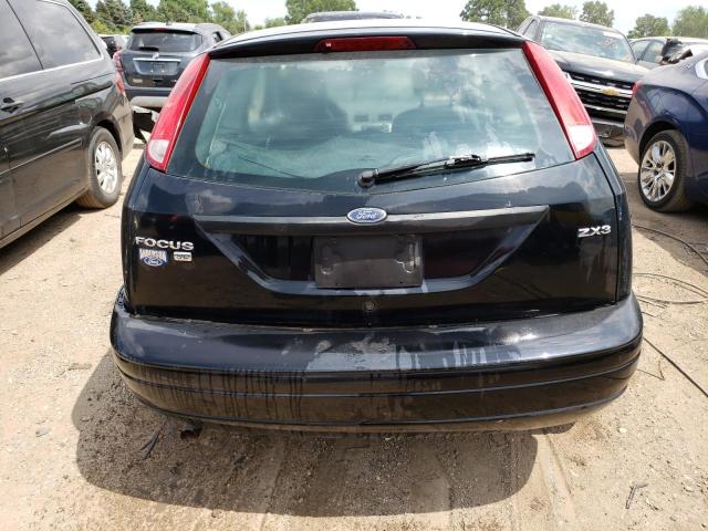 3FAFP31N75R147088 - 2005 FORD FOCUS ZX3 BLACK photo 6