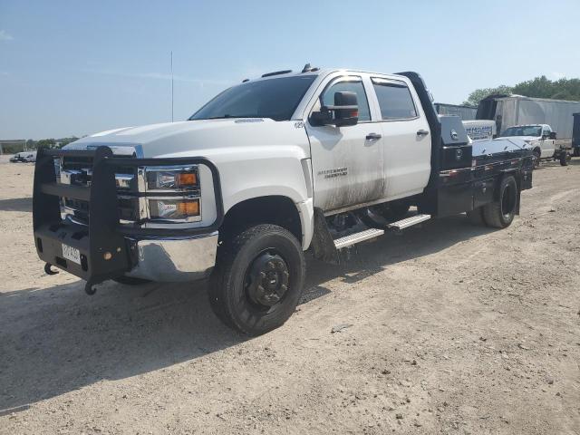 1HTKJPVM2KH330059 - 2019 CHEVROLET SILVERADO WHITE photo 2