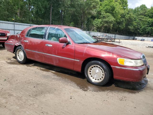 1LNFM81W6WY678032 - 1998 LINCOLN TOWN CAR EXECUTIVE BURGUNDY photo 4