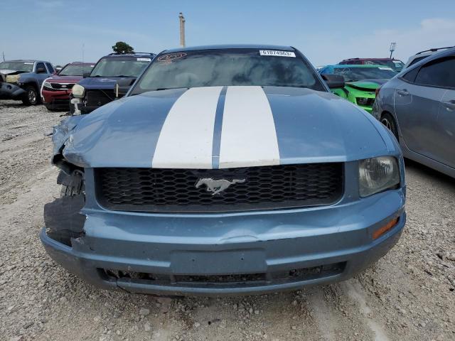 1ZVFT80NX55153147 - 2005 FORD MUSTANG BLUE photo 5