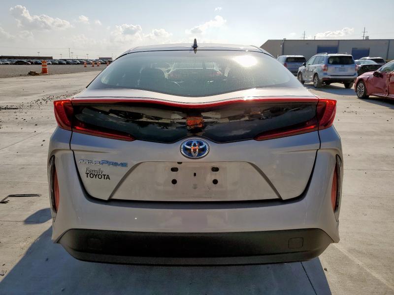 JTDKARFP7J3101406 - 2018 TOYOTA PRIUS PRIM Күміс фото 6