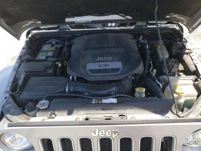1C4BJWEG2GL305989 - 2016 JEEP WRANGLER U SAHARA Արծաթագույն լուսանկար 11