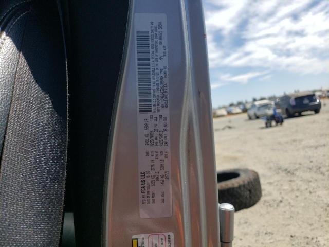 1C4BJWEG2GL305989 - 2016 JEEP WRANGLER U SAHARA Արծաթագույն լուսանկար 13