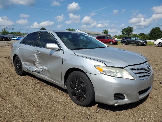 4T4BF3EK1BR133429 - 2011 TOYOTA CAMRY BASE ვერცხლისფერი ფოტო 4