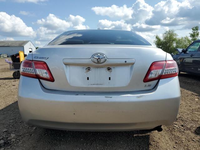 4T4BF3EK1BR133429 - 2011 TOYOTA CAMRY BASE ვერცხლისფერი ფოტო 6