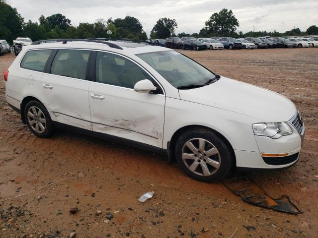 WVWLK73C67E134286 - 2007 VOLKSWAGEN PASSAT 2.0T WAGON VALUE WHITE photo 4