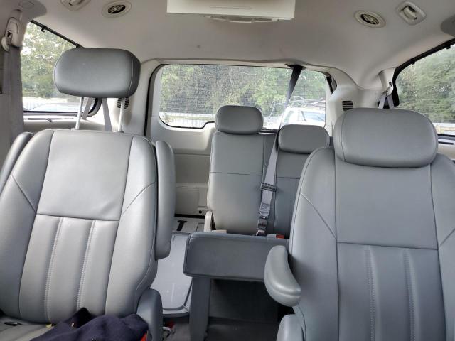 2A8HR54P88R787304 - 2008 CHRYSLER TOWN & COU TOURING SILVER photo 10