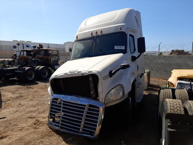 3AKJGLDR0GSGW7847 - 2016 FREIGHTLINER CASCADIA 1 WHITE photo 2