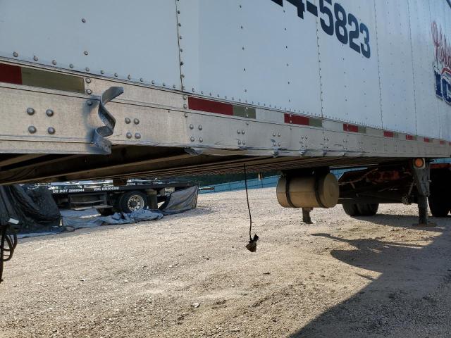 1UYVS248X6M775629 - 2006 UTILITY VS2RA 白色 照片 9