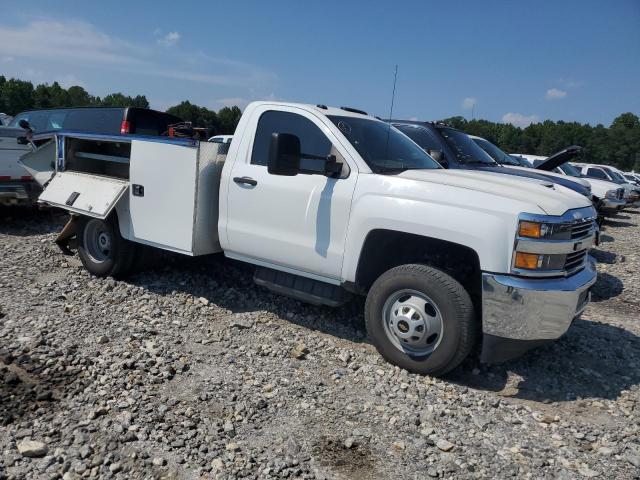 1GB3CYCY7JF236782 - 2018 CHEVROLET SILVERADO C3500 WHITE photo 4