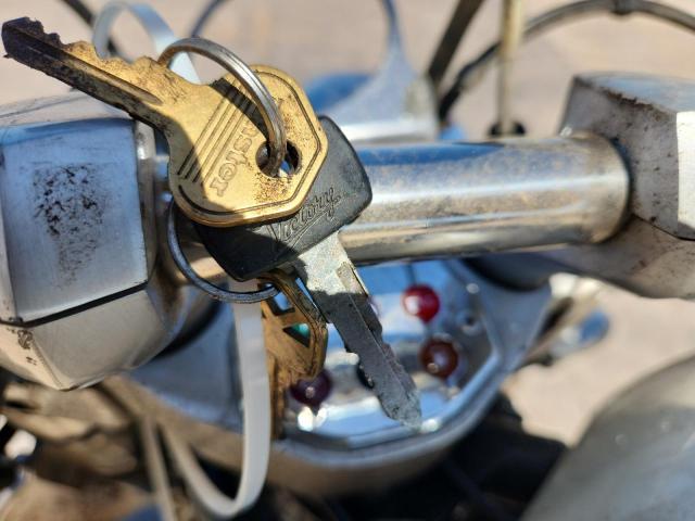 5VPCB16D653007470 - 2005 VICTORY MOTORCYCLES KINGPIN თეთრი ფოტო 8