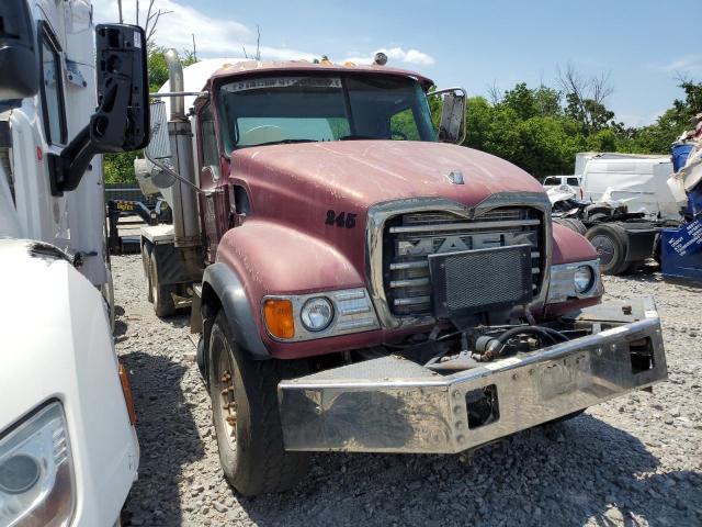 1M2AG11C26M041970 - 2006 MACK 700 CV700 RED photo 1