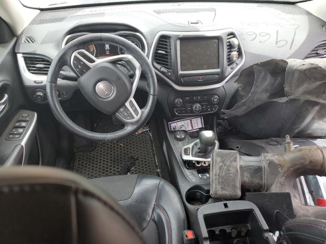 1C4PJMBS9HW580519 - 2017 JEEP CHEROKEE TRAILHAWK WHITE photo 8