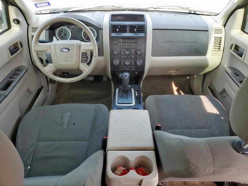 1FMCU0C77CKC06477 - 2012 FORD ESCAPE XLS 银色 照片 8