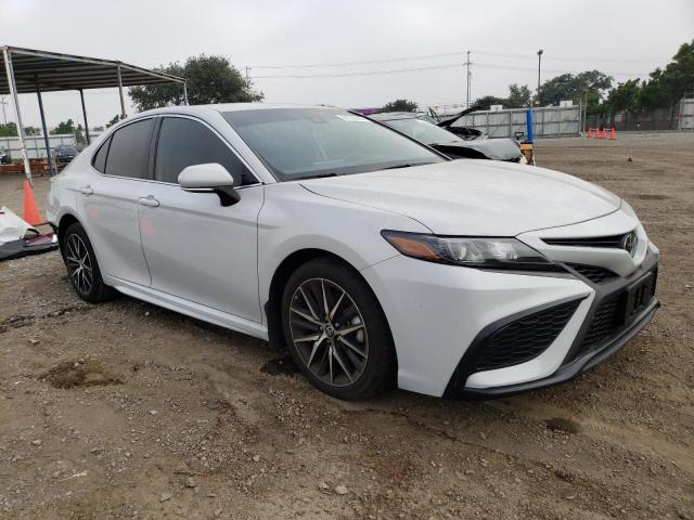 4T1G11AK3PU103557 - 2023 TOYOTA CAMRY SE NIGHT SHADE WHITE photo 4