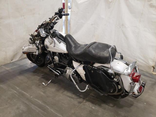 1HD1FCW114Y621323 - 2004 HARLEY-DAVIDSON FLHTCUI 白色 照片 3