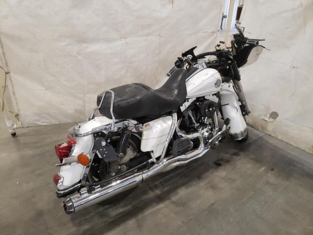 1HD1FCW114Y621323 - 2004 HARLEY-DAVIDSON FLHTCUI 白色 照片 4