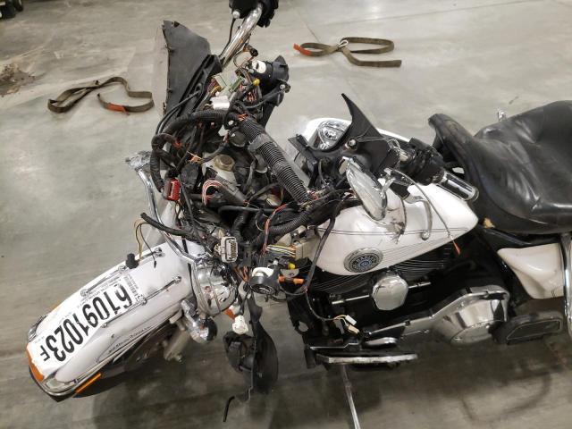 1HD1FCW114Y621323 - 2004 HARLEY-DAVIDSON FLHTCUI 白色 照片 9