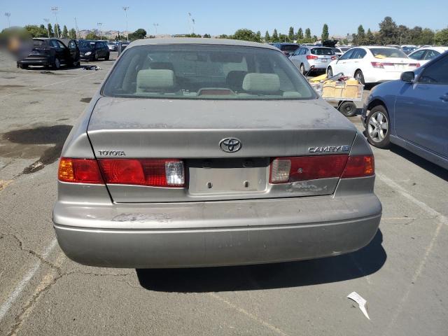 JT2BG22K610543541 - 2001 TOYOTA CAMRY CE BEIGE photo 6