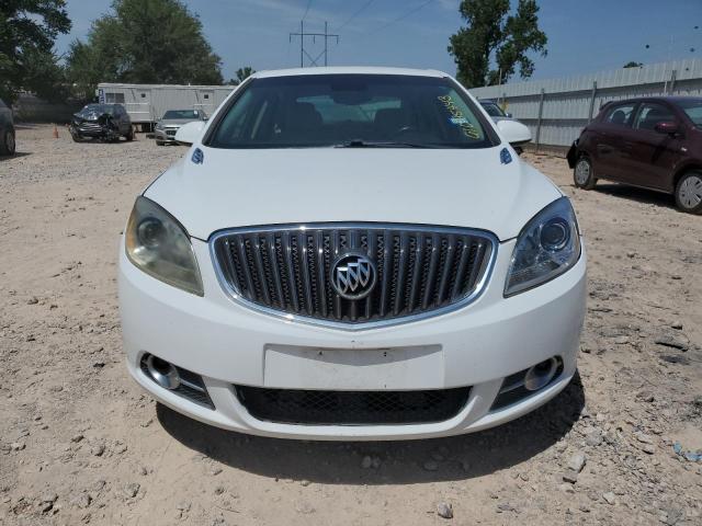 1G4PP5SK0D4185702 - 2013 BUICK VERANO WHITE photo 5