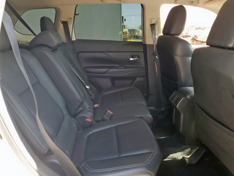 JA4AZ3A39KZ041109 - 2019 MITSUBISHI OUTLANDER SE WHITE photo 11