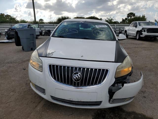 W04GR5EC9B1017035 - 2011 BUICK REGAL CXL WHITE photo 5